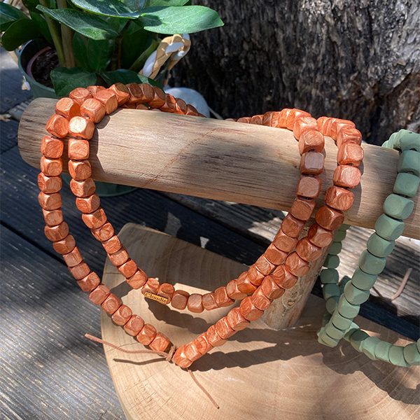 Le collier de bois Ambre Doré